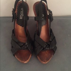 Tribeca by Kenneth Cole leather and wooden heels.